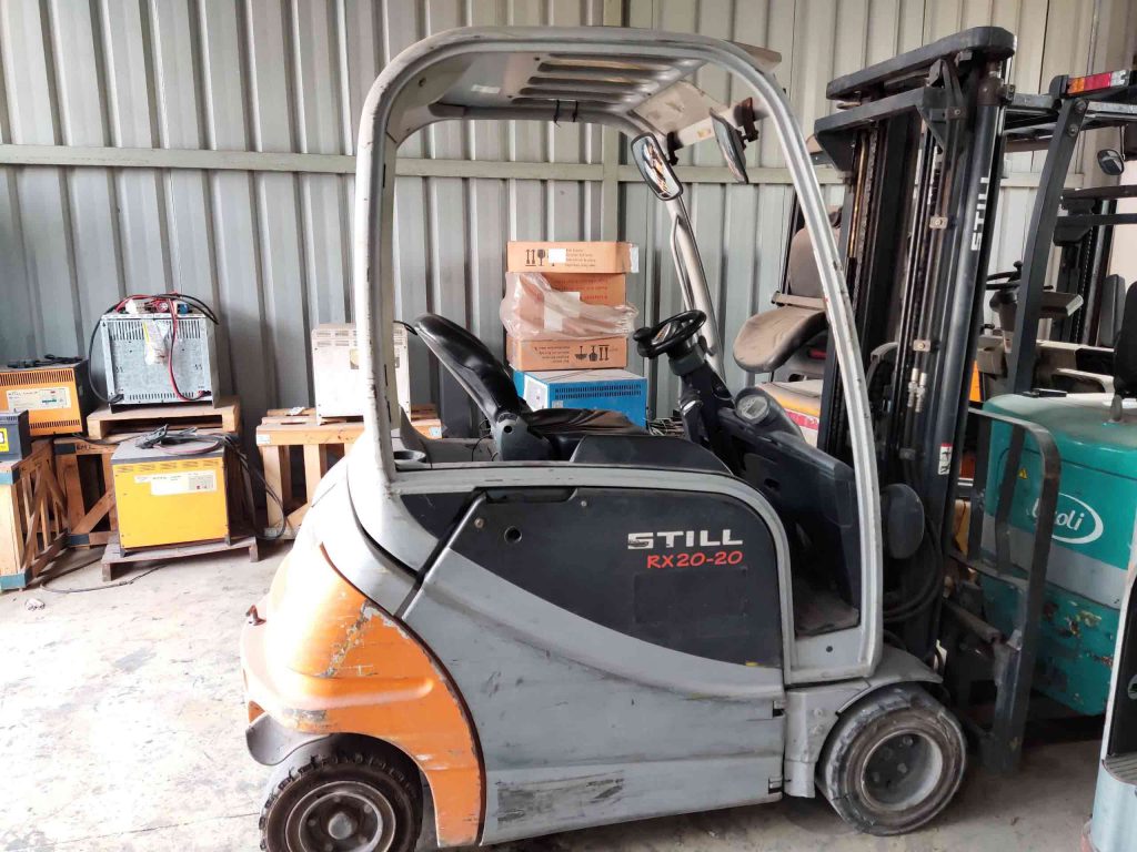 xe nâng điện ngồi lái