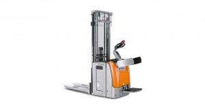 xe nâng stacker