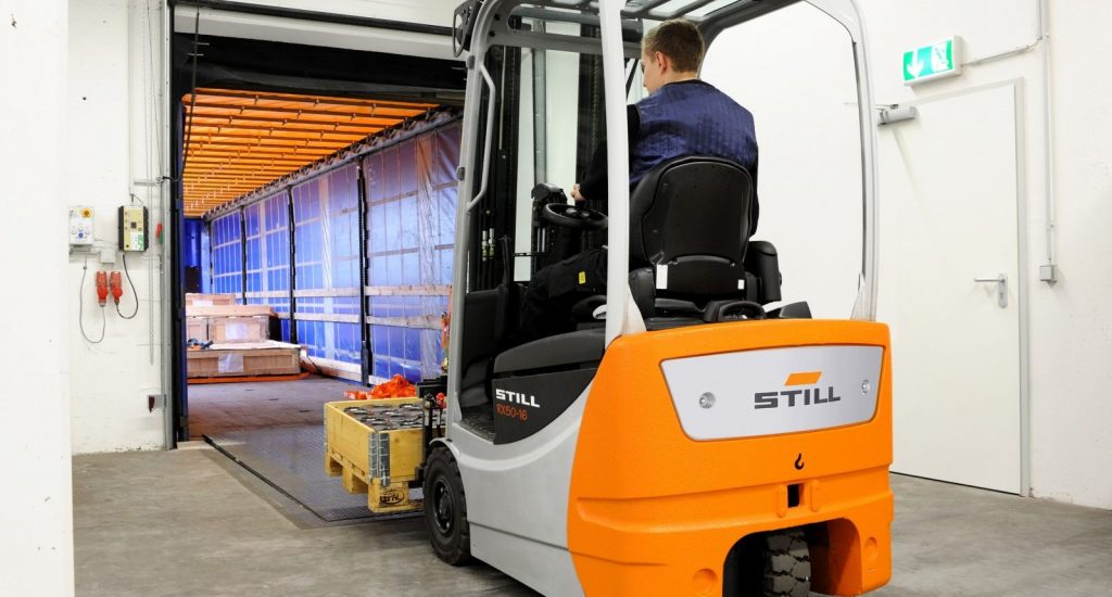 xe nâng điện 3 bánh