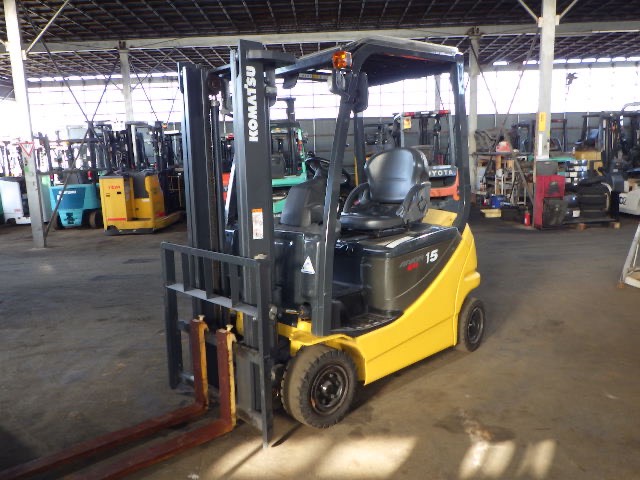 xe nâng điện KOMATSU FB15