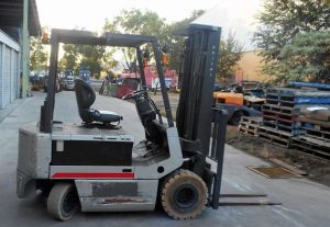 Cho thuê xe nâng điện 2.5 tấn