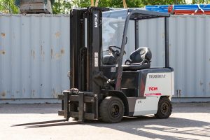 Cho thuê xe nâng 2.5 tấn Pin Lithium