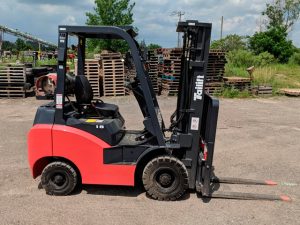 Thuê xe nâng điện Tailift