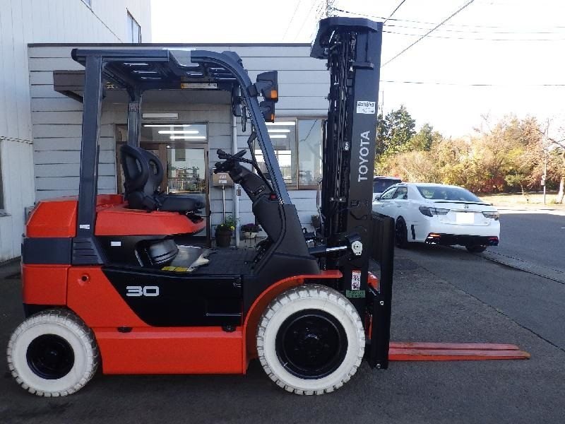 Cho thuê xe nâng điện 3 tấn Pin Lithium toyota