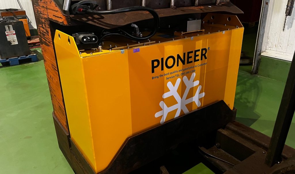 pin lithium xe nâng kho lạnh chuyên gia phân tích