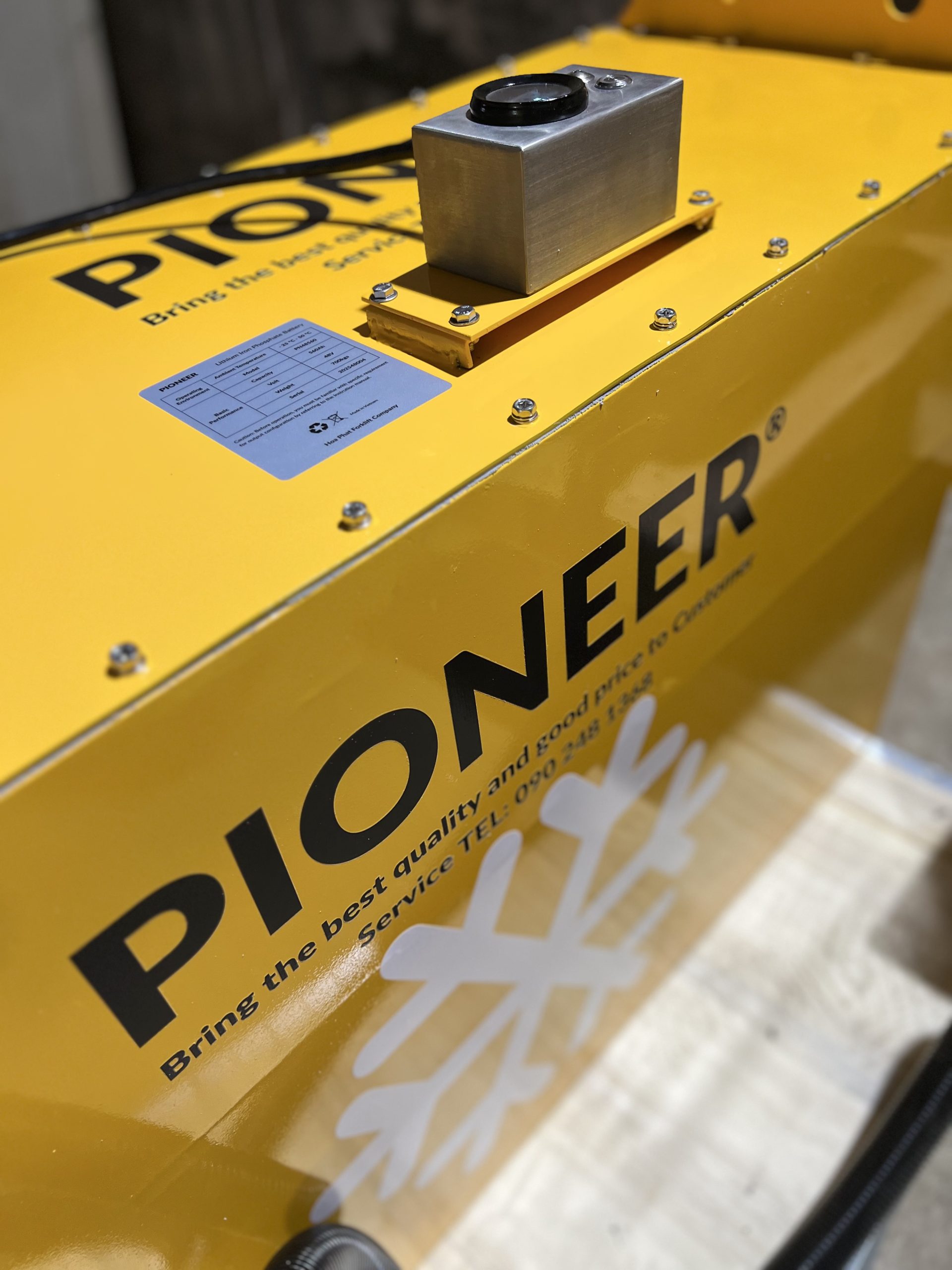 chi phí pin lithium xe nâng kho lạnh